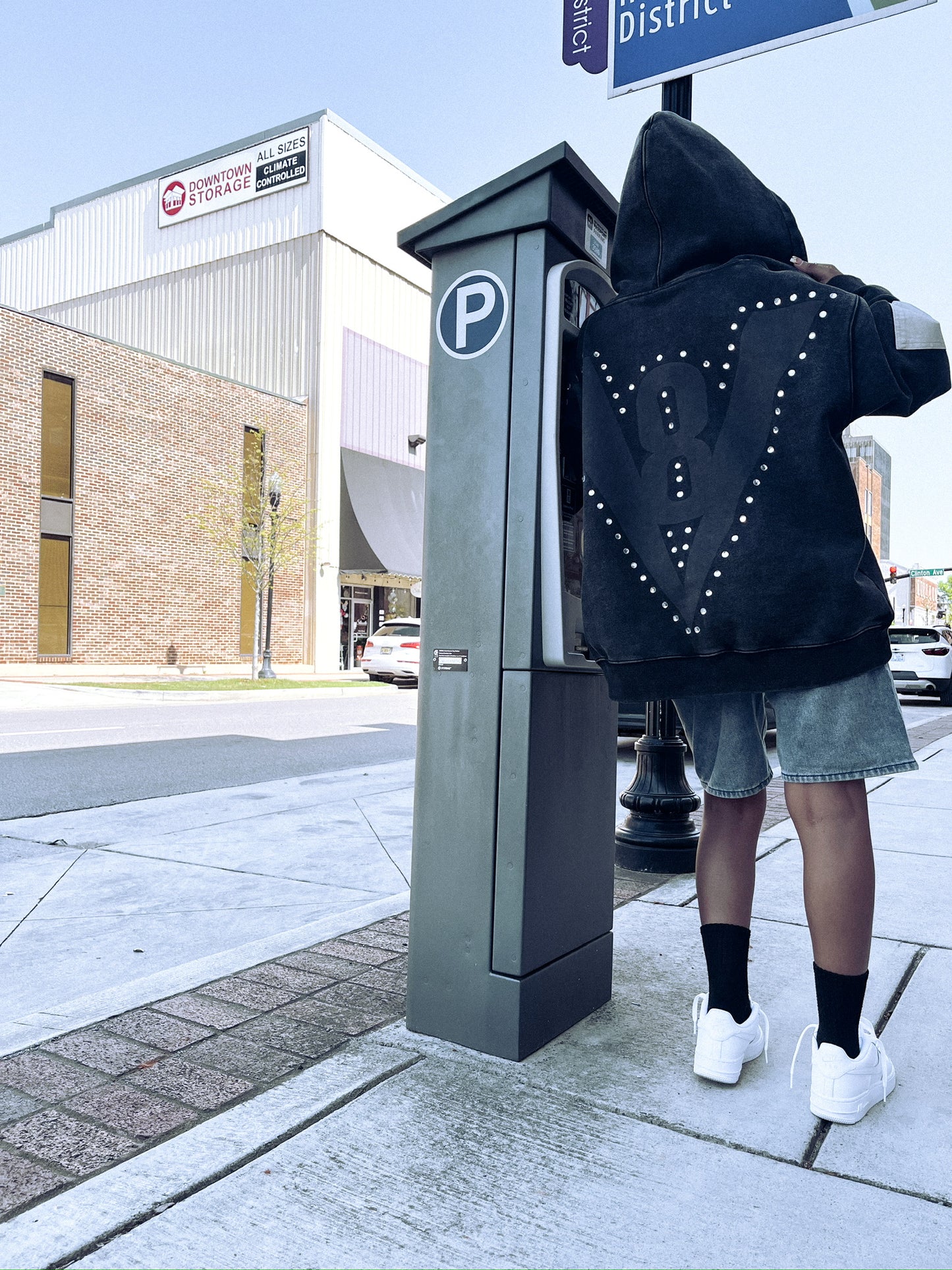 V8 LINE 2 “GLORIFY” ZIP-UP JACKET